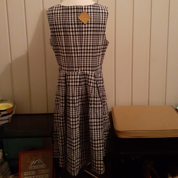 The Limited Dress - Picture 2 of 4